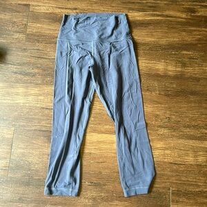 Lululemon size 4 navy/purple 23” leggings